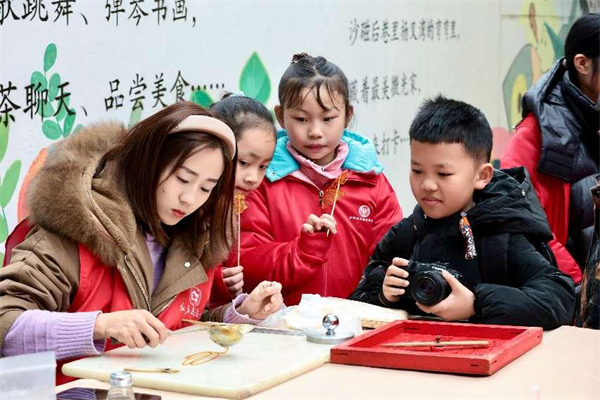 重庆市沙坪坝区妇联开展寒假儿童关爱服务活动(图1)