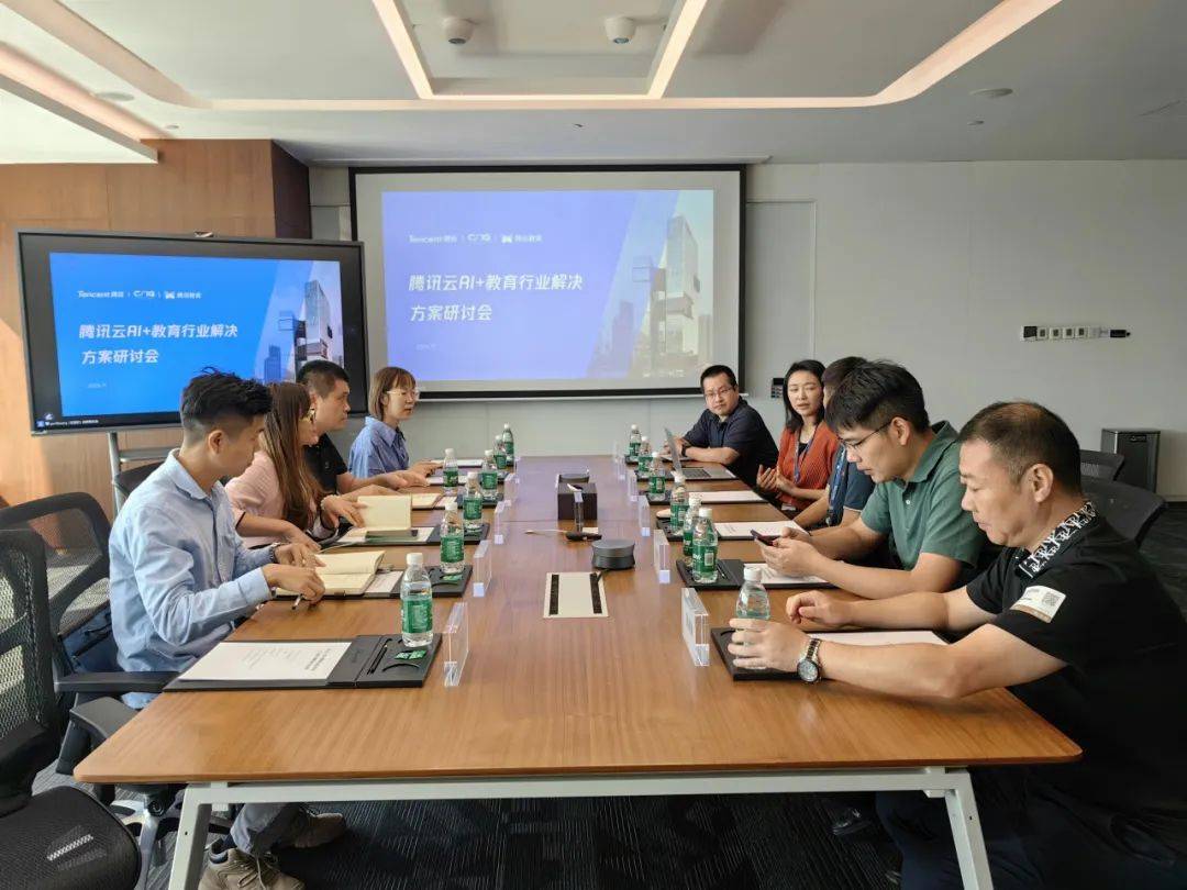 AI赋能开启教育改革新篇章——学校开展人工智能骨干教师培训新利体育APP(图2)