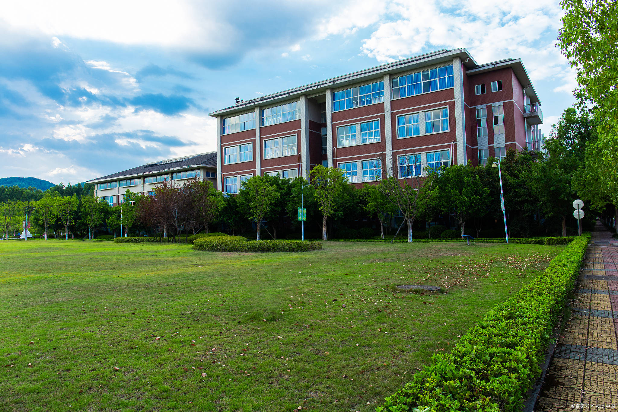 为什么选择立思辰留学办理澳门科技大学(图1)