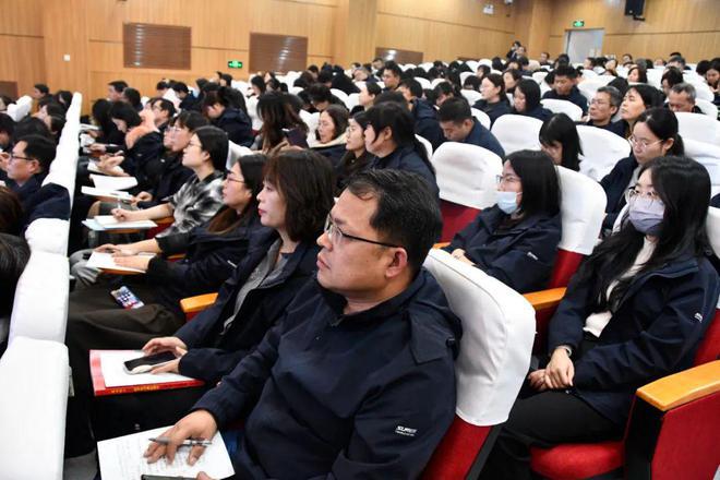 新利体育APP西安市五环中学召开“陈仲刘专家报告会”(图4)