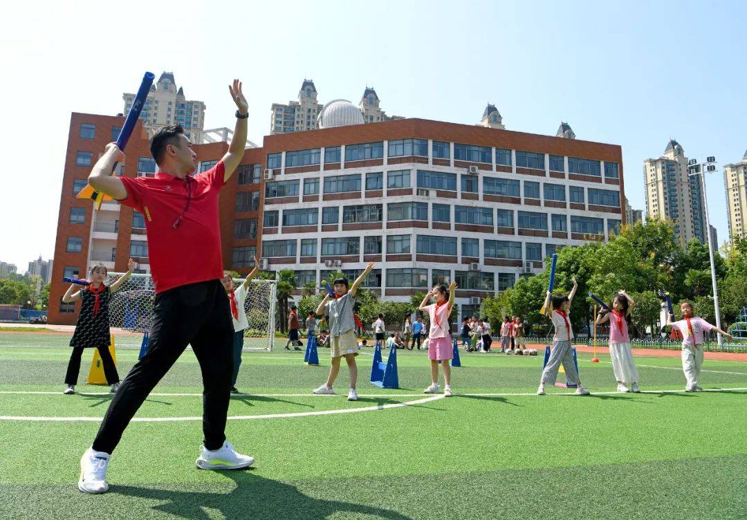 教育部：打通优秀退役军人到中小学任教通道(图1)