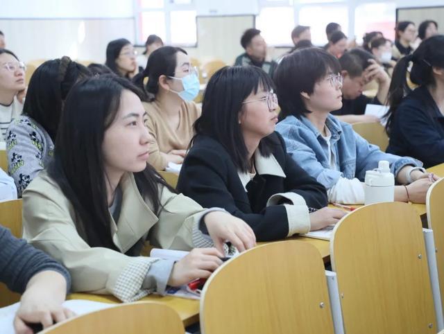 西安市航天城第三初级中学举办AI赋能课堂教学创新专题培训(图3)