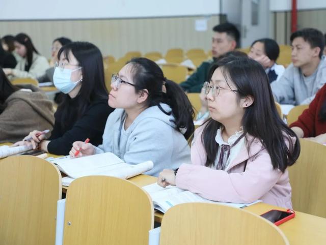 西安市航天城第三初级中学举办AI赋能课堂教学创新专题培训(图4)