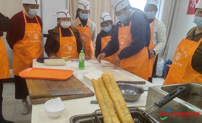 永城市苗桥镇开展“人人持证 技能河南”技能培训(图2)