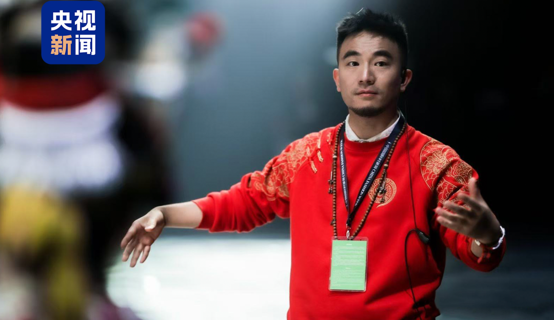 45个山里娃站上国际T台设计师讲述藏在衣服里的秘密(图1)