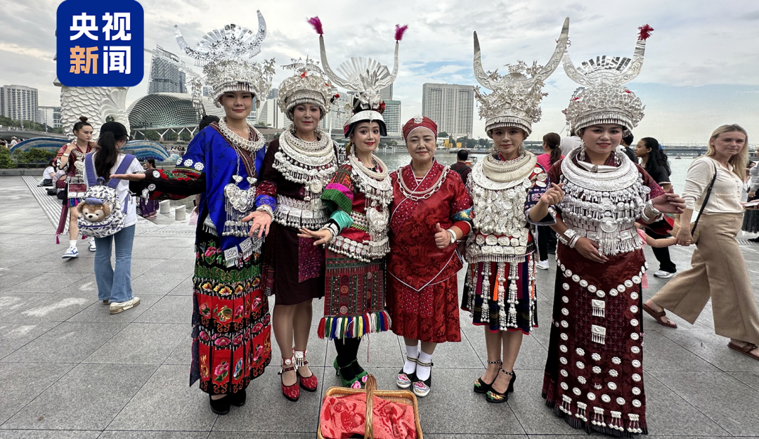 45个山里娃站上国际T台设计师讲述藏在衣服里的秘密(图6)