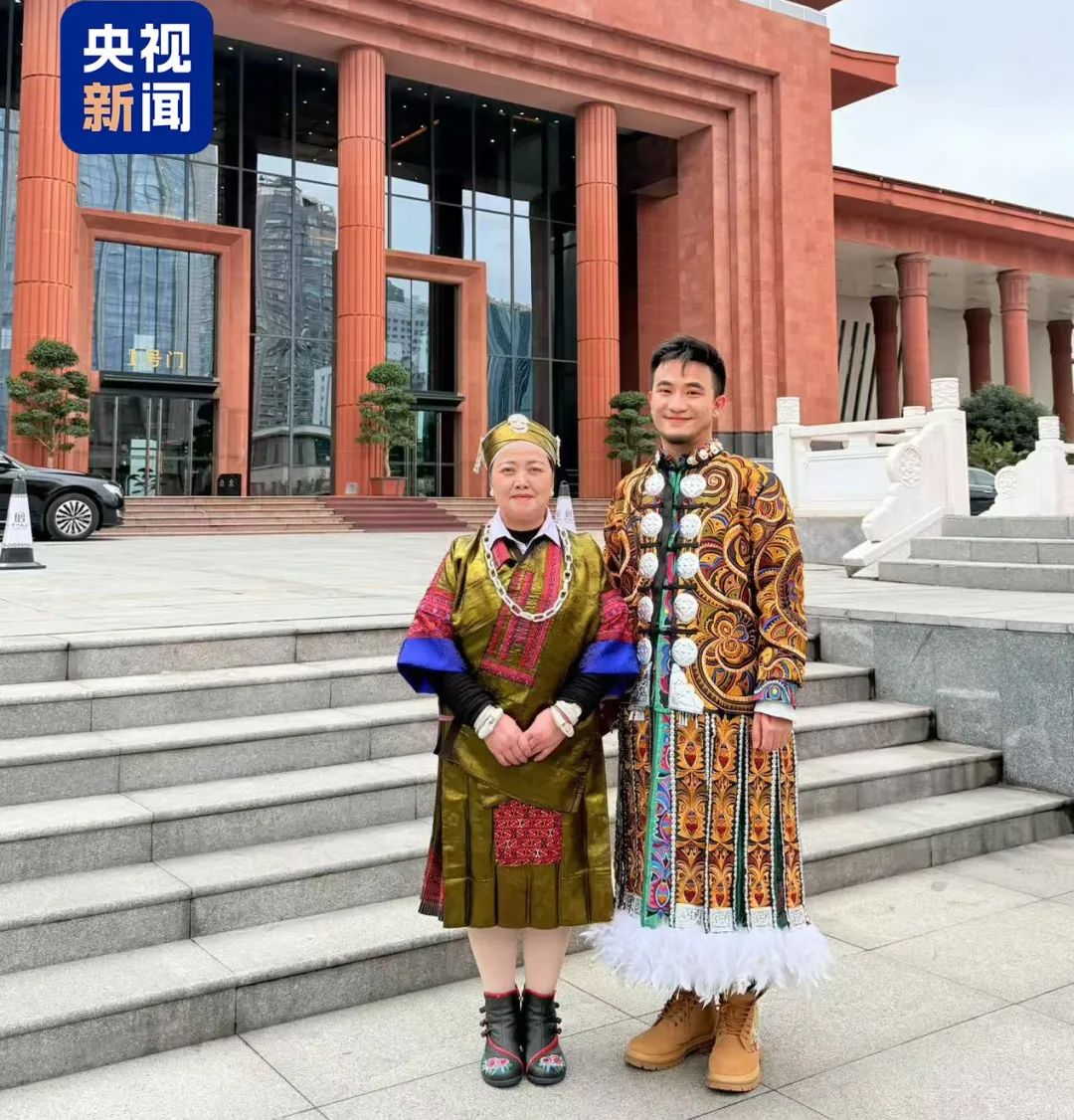 45个山里娃站上国际T台设计师讲述藏在衣服里的秘密(图4)