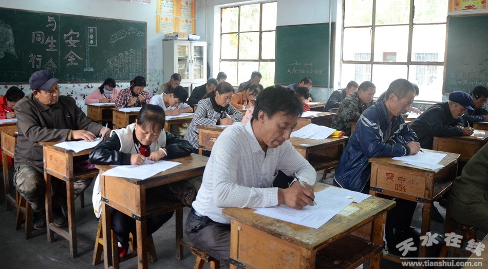 烟台市120急救指挥中心举办公新利体育APP共场所AED设备管理人员急救技能培训