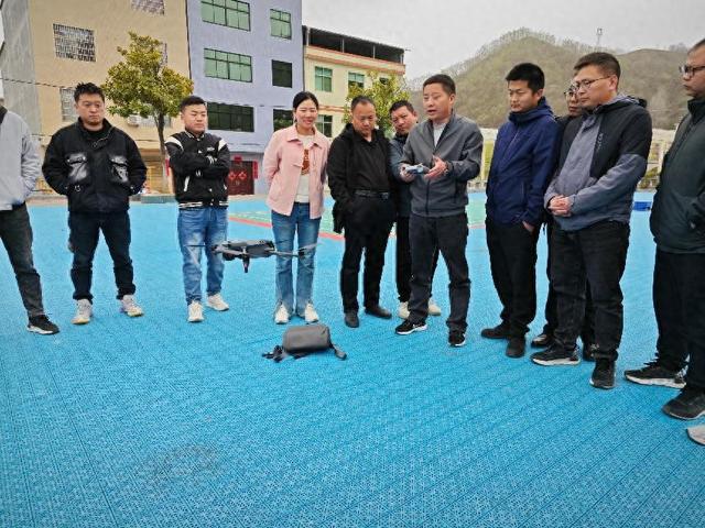 商南县试马镇开展无人机技能培训(图1)