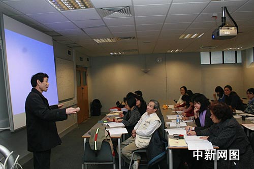数字新利体育入口资源赋能课堂智慧教育引领未来——凌云县初中语文数字资源教学培训活动圆满举行