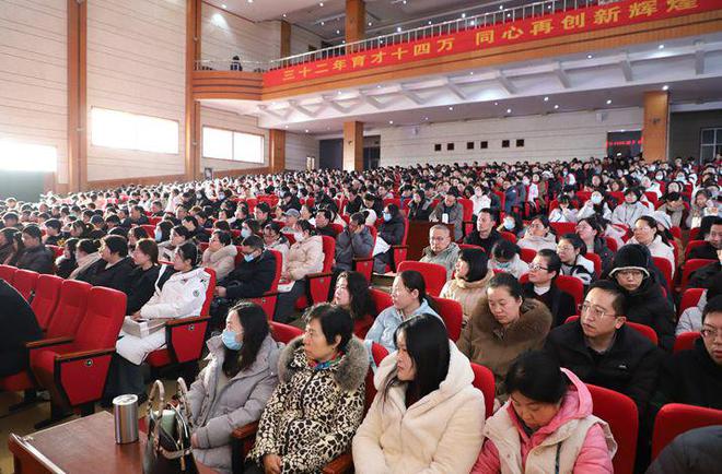 青岛滨海学院2025春季学期教师培训开班(图1)