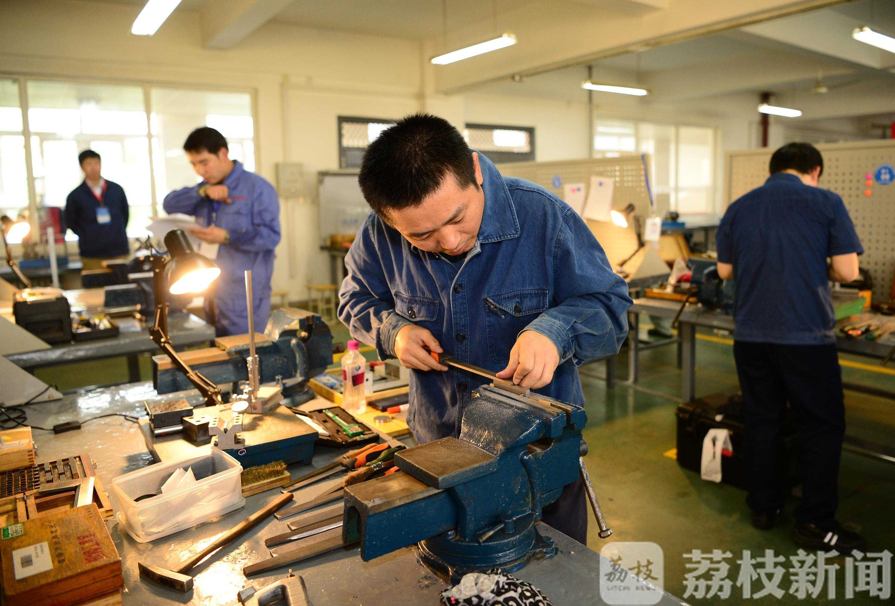 邯郸丛台区开展残疾人职业技能培训 拓宽就业渠道(图1) 邯郸丛台区开展残疾人职业技能培训拓宽就业渠道
