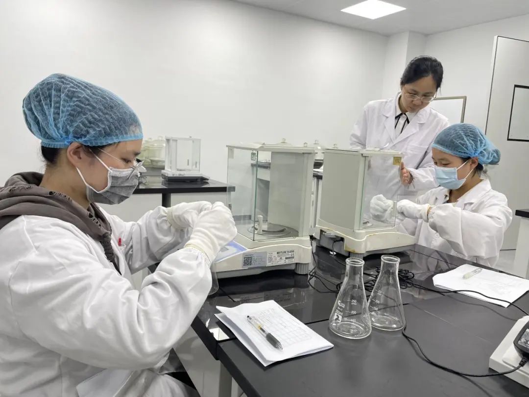 做未来工匠领路人争当职教先锋用心用情育英新利体育官网才……走近这些教师人才(图10)