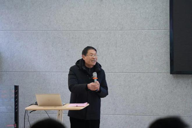 新利体育下载数智未来 “AI师资专业培训”在上海高校顺利举办(图1)