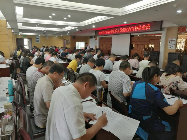 新利体育网址首季中国经济观察｜承压而上牢牢稳住就业基本盘