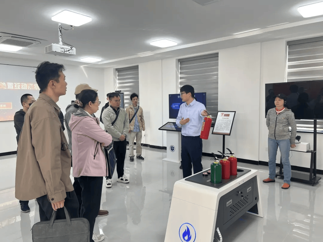 2000人抢着学硬核技能？这届培训太会了(图3)